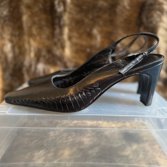 Jacqueline Ferrar Shoes - Black Slingback Heels